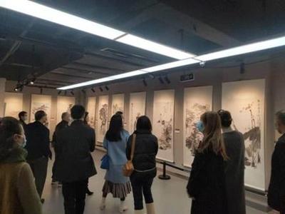 翰墨揚(yáng)清風(fēng)，光影繪廉韻——市自然資源局組織黨員干部參觀‘蜀道清風(fēng)’廉潔文化書法美術(shù)攝影作品展